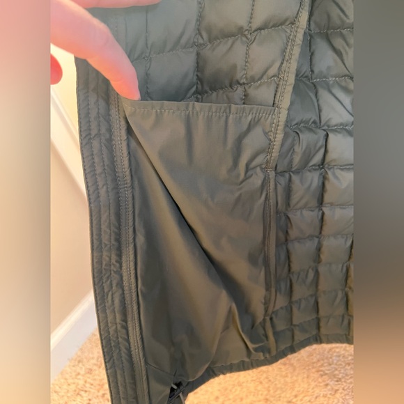 NWOT The North Face Women's Thermoball Green Puffer Jacket - Picture 4 of 8